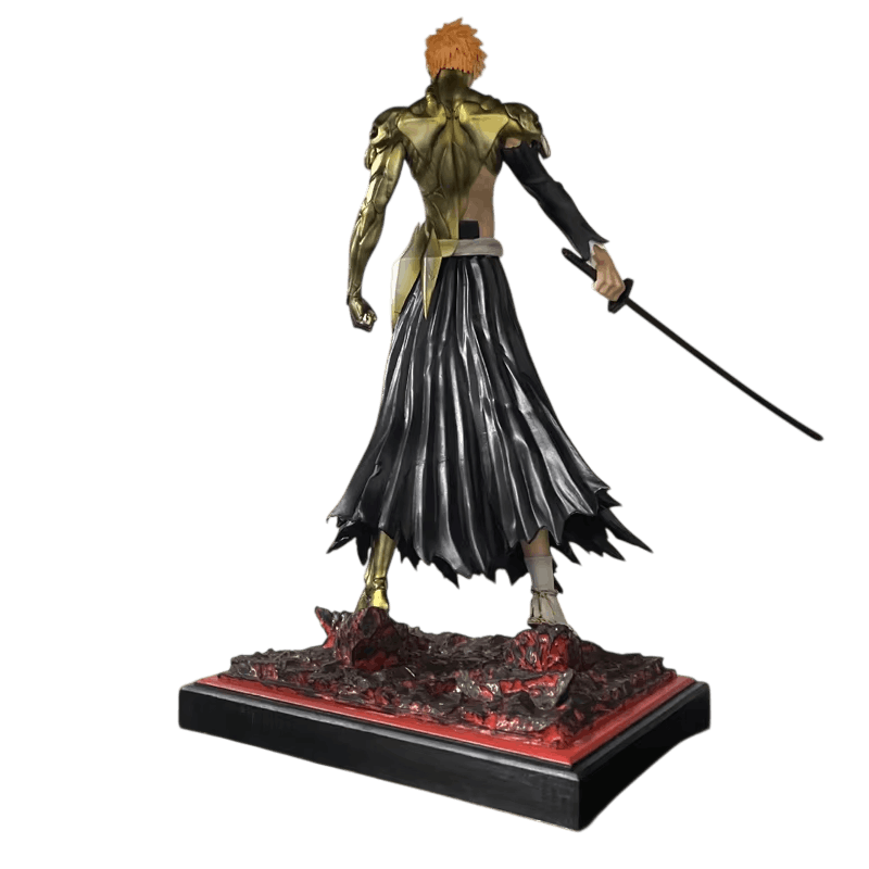 Bleach Ichigo figure 29 cm rear view: the golden plates cover the whole upper back above the hakama in tatters