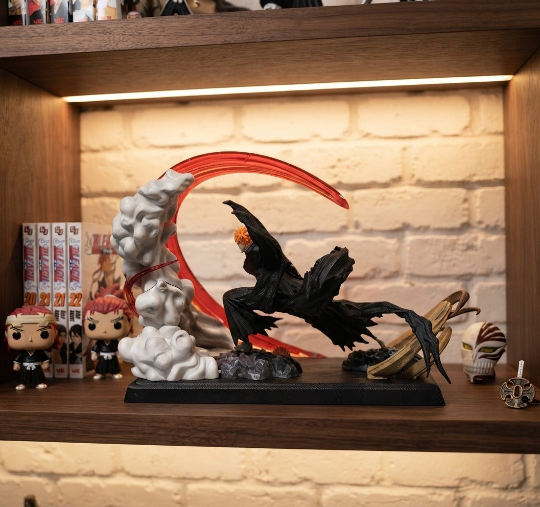 Figurine Ichigo Getsuga Tensho Bleach exposée sur une étagère (décor non inclus)