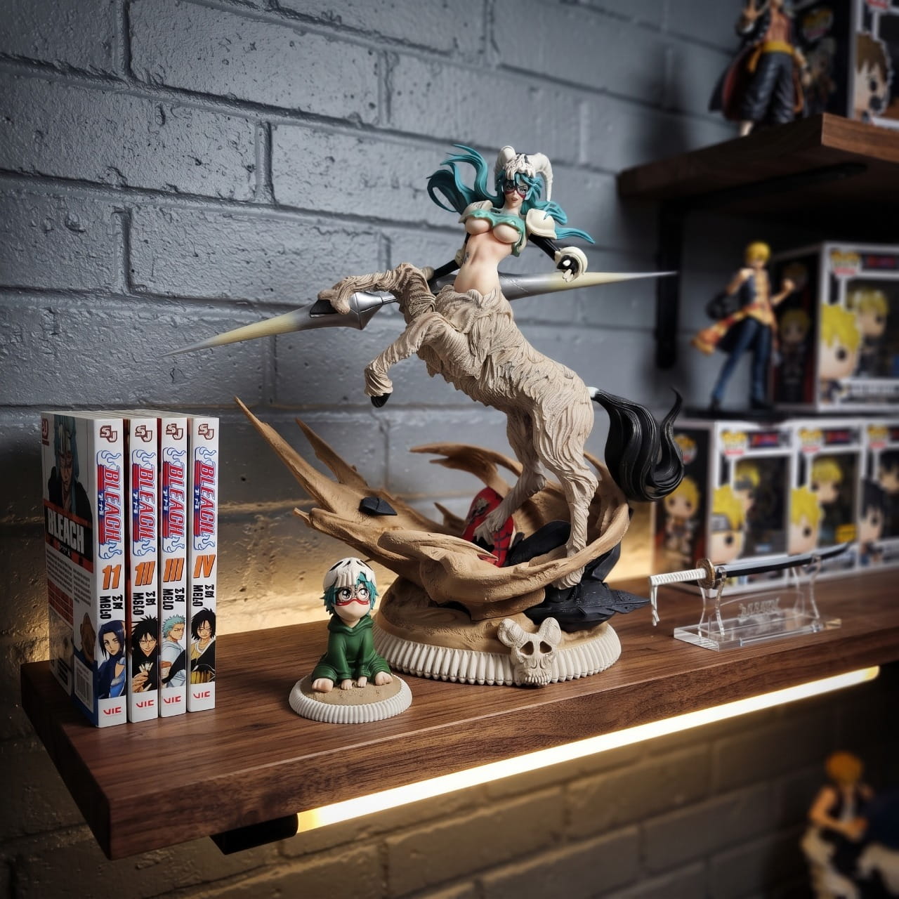 Figurine Nelliel Tu Odelschwanck Resurrection Gamuza centaure Bleach - exposee sur une etagere (decor non inclus)