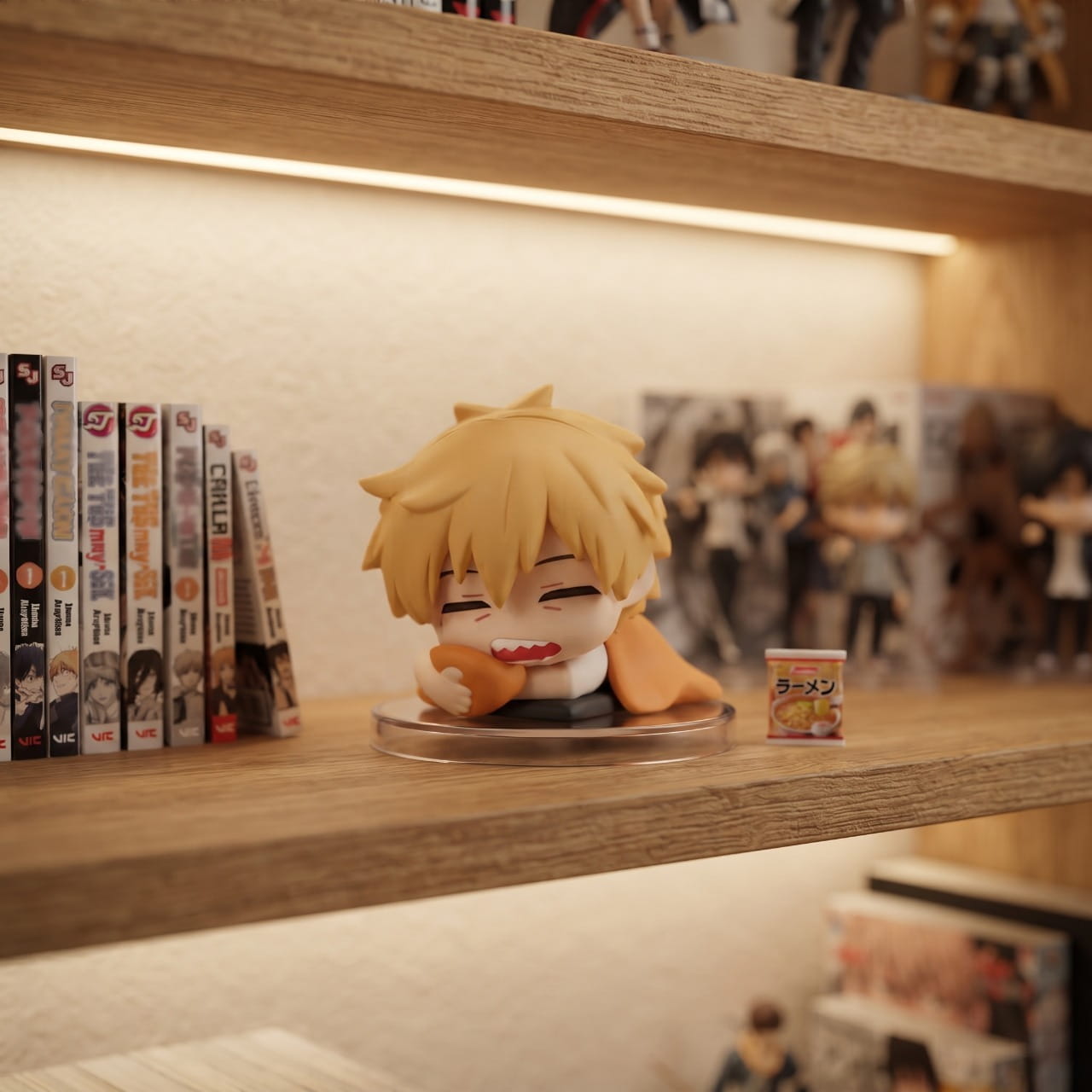 Figurine chibi Denji exposée sur une étagère (décor non inclus)