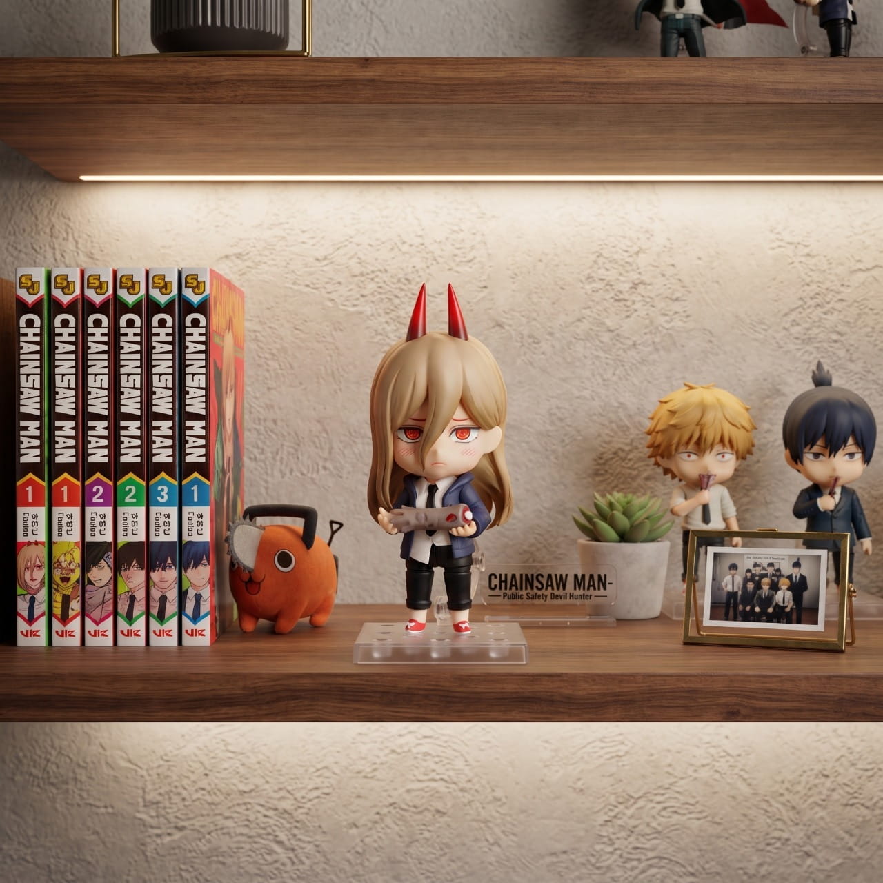Figurine chibi Power Chainsaw Man exposée sur une étagère (décor non inclus)