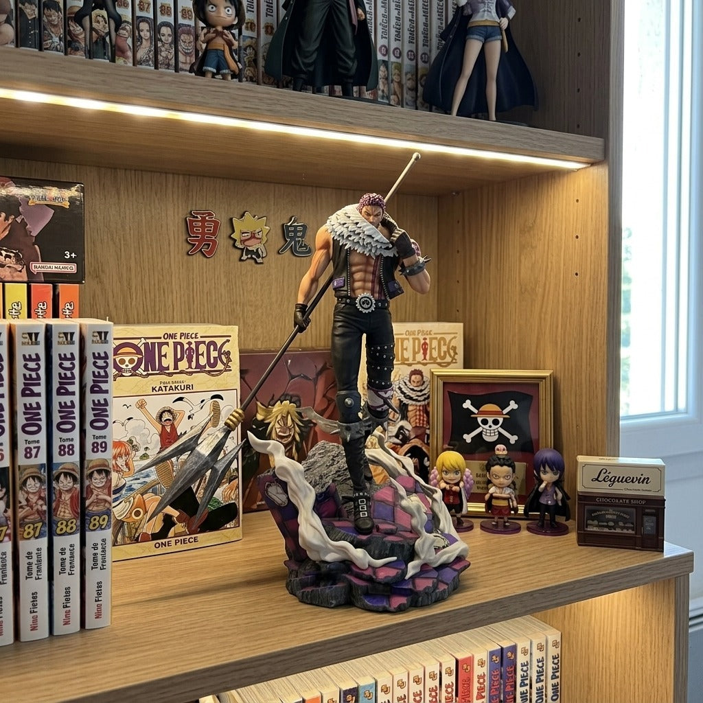 Figurine Charlotte Katakuri 44 cm exposée sur une étagère de collection One Piece