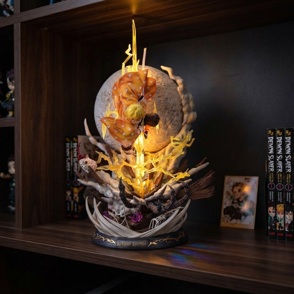 Figurine lumineuse Zenitsu pleine lune Demon Slayer - exposee sur une etagere (decor non inclus)