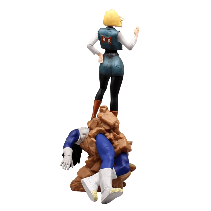 Dragon Ball C-18 and Vegeta figure 25 cm rear view: red badge with two white letters printed on the back of the denim waistcoat