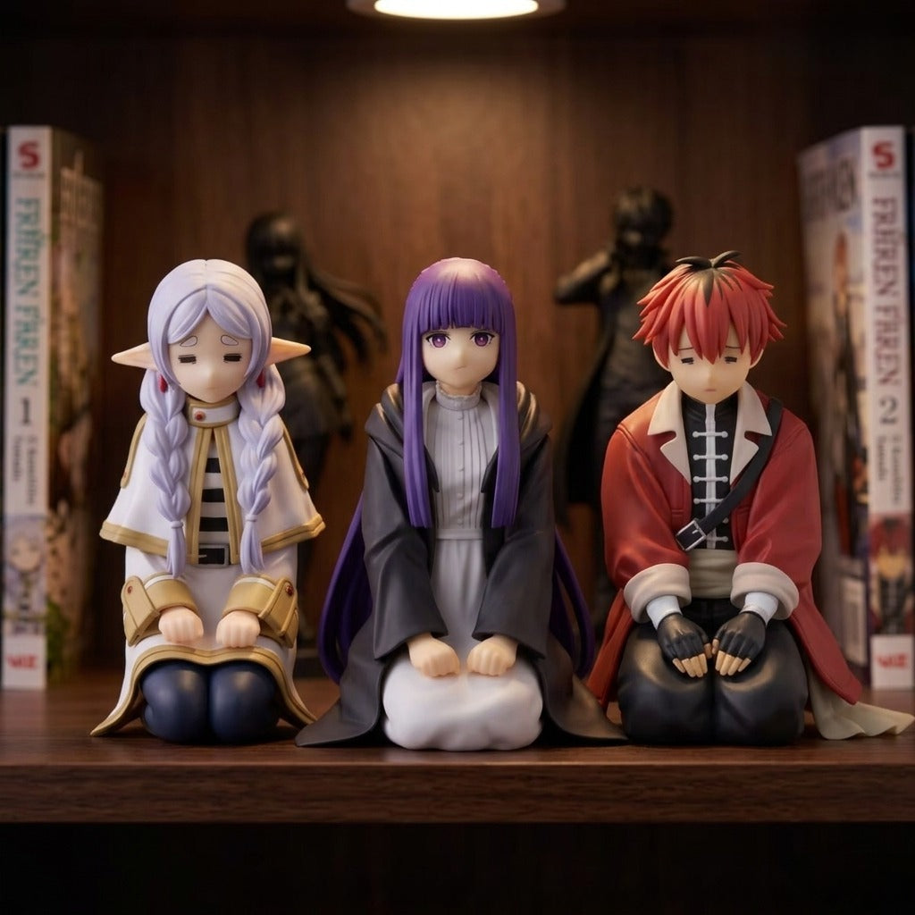 Frieren, Fern and Stark figures 9.5 cm sitting back on their heels, hands on their knees, lined up on a shelf (decor not included, character of your choice)