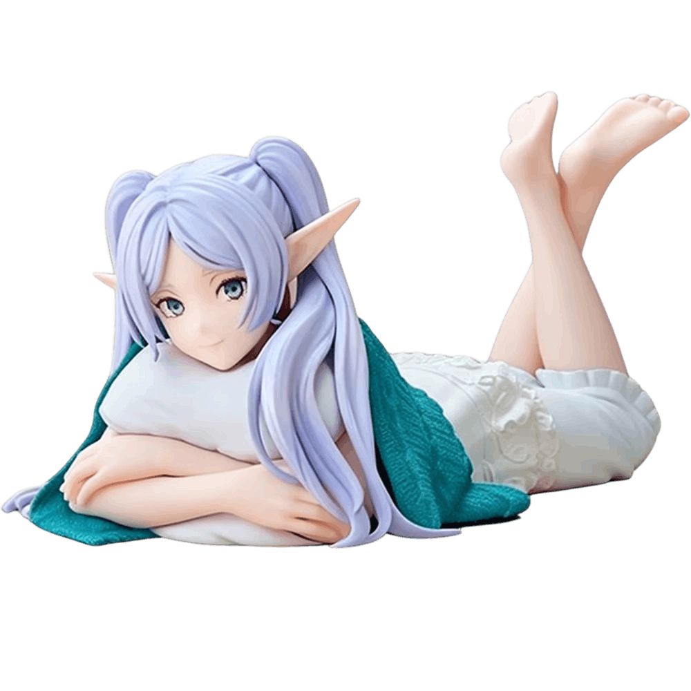 Figurine Frieren Sousou no Frieren de face : allongée, bras croisés sur un oreiller blanc, plaid bleu-vert, pieds relevés