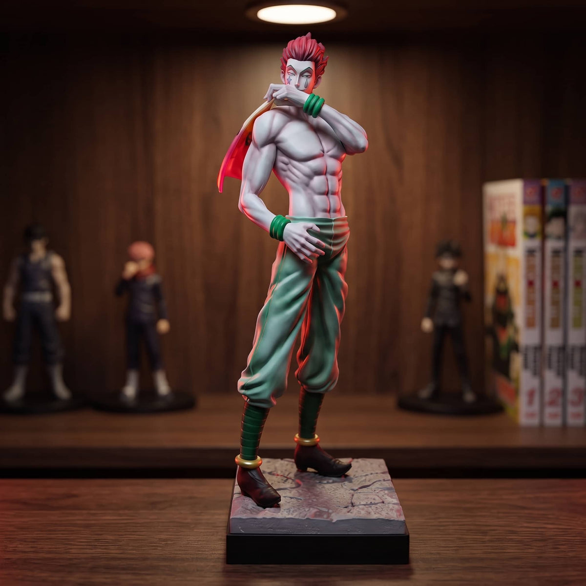 Figurine Hisoka (Hunter x Hunter), musculature détaillée, sans vêtement pour la masquer — posée sur une étagère en bois.