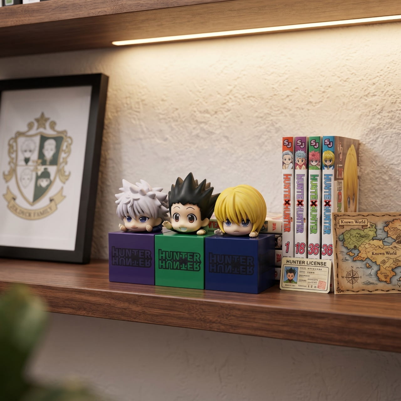 Figurines chibi Hunter x Hunter exposées sur une étagère (décor non inclus)