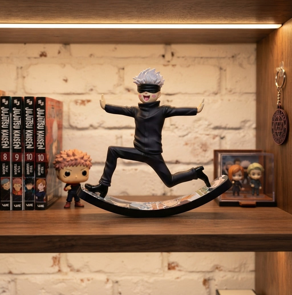 Figurine Gojo swing Jujutsu Kaisen exposée sur une étagère (décor non inclus)