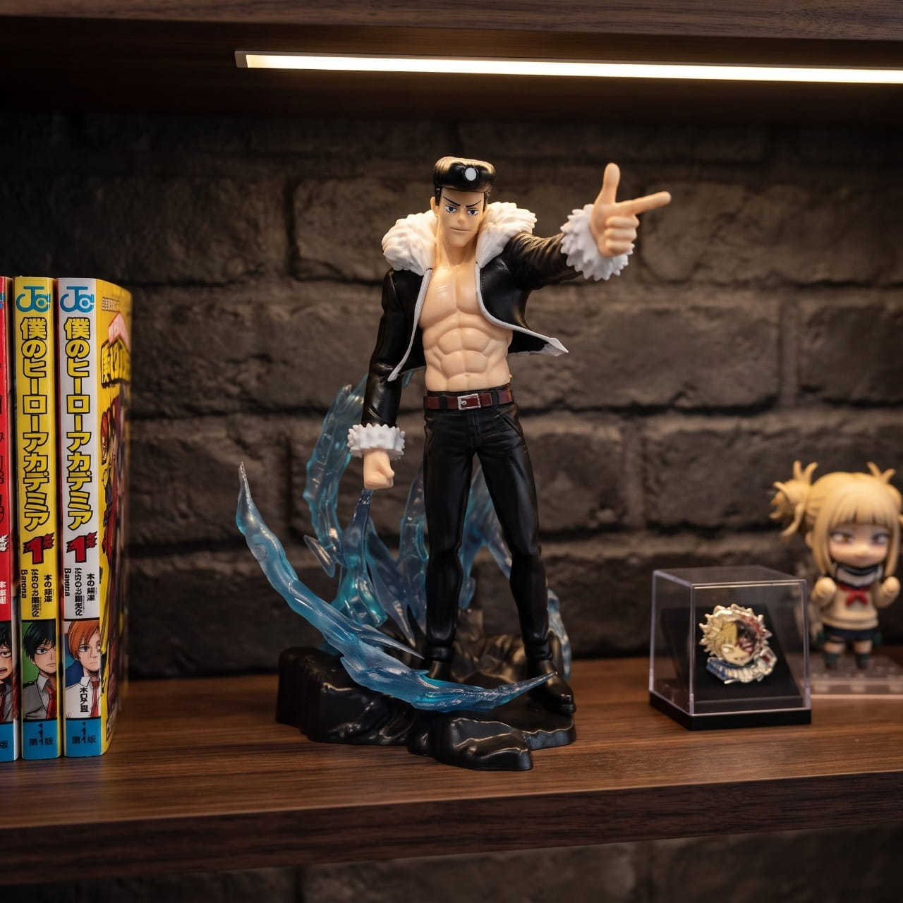 Figurine Ryu Ishigori Jujutsu Kaisen - exposee sur une etagere (decor non inclus)