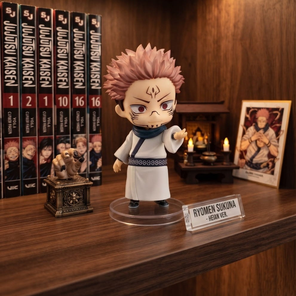 Figurine chibi Ryomen Sukuna exposée sur une étagère (décor non inclus)