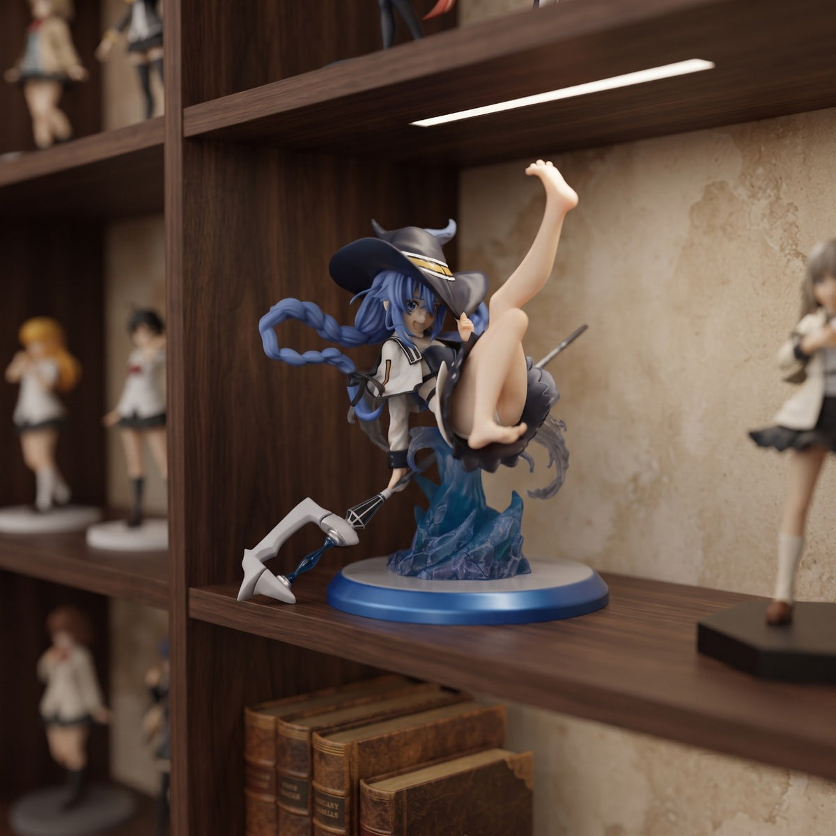 Figurine Mushoku Tensei – Roxy Migurdia 19 cm, exposée sur une étagère (décor non inclus)