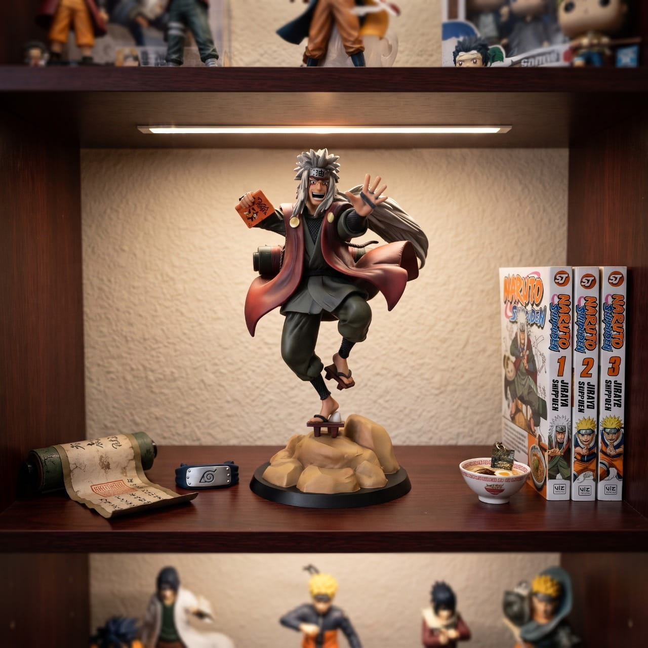 Figurine Jiraiya entree en scene Naruto - exposee sur une etagere (decor non inclus)