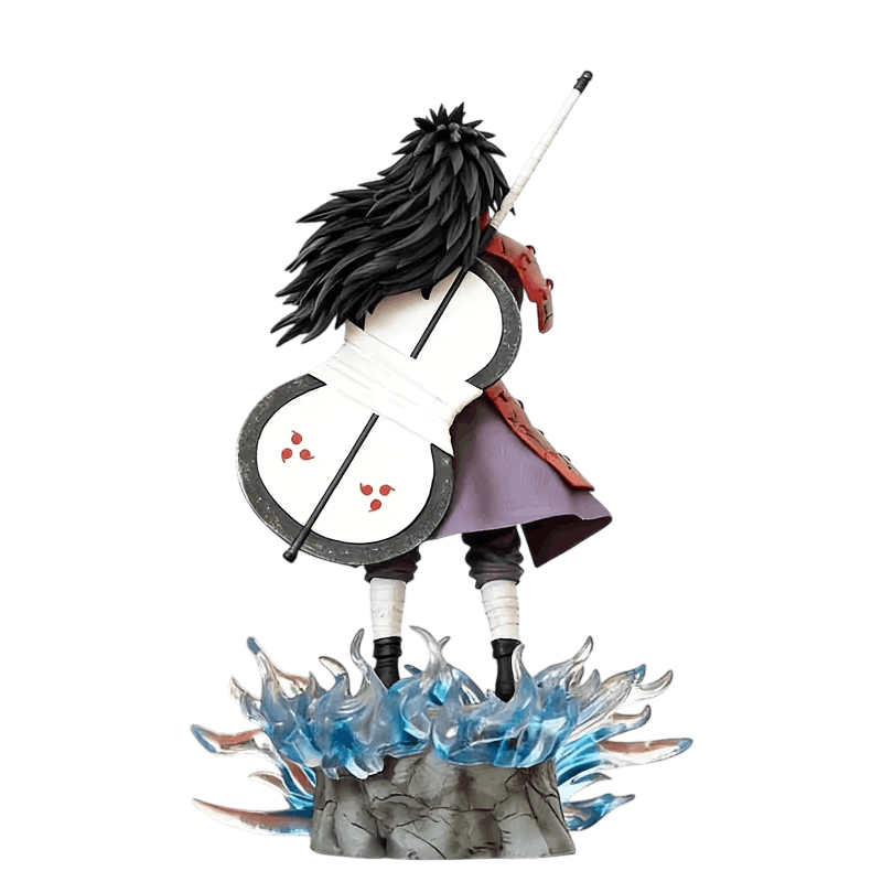 Figurine Madara Uchiha 42 cm vue de dos, gunbai aux tomoe et flammes bleues du Susanoo