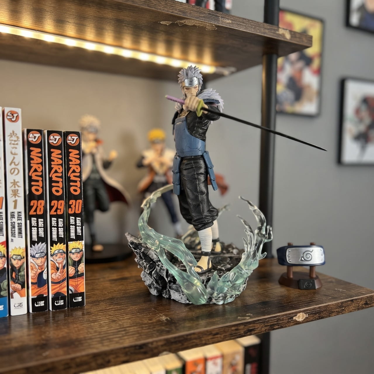 Figurine Tobirama Senju Second Hokage Naruto - exposee sur une etagere (decor non inclus)