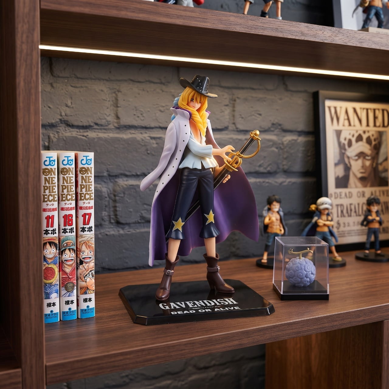 Figurine Cavendish Durandal One Piece - exposee sur une etagere (decor non inclus)
