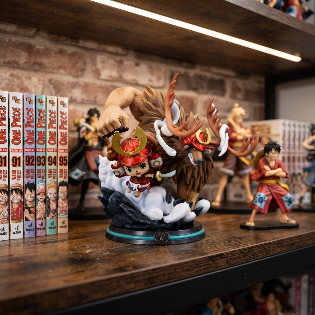 Figurine Chopper Monster Point One Piece - exposee sur une etagere (decor non inclus)