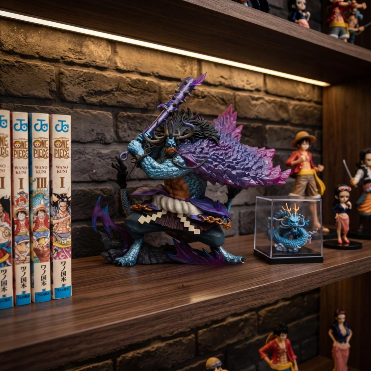 Figurine Kaido forme hybride dragon One Piece - exposee sur une etagere (decor non inclus)