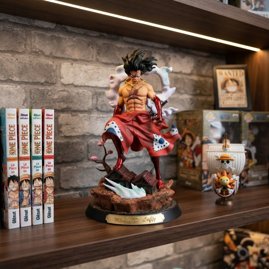 Figurine Luffy Gear 4 Snakeman Wano - exposee sur une etagere (decor non inclus)