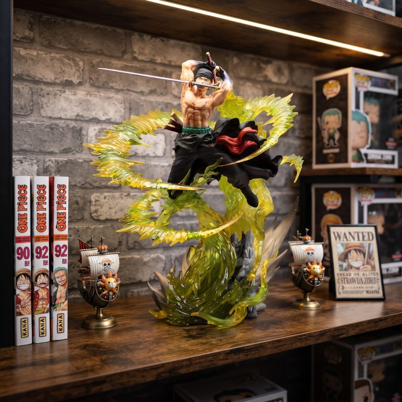 Figurine Roronoa Zoro vent tranchant - exposee sur une etagere (decor non inclus)