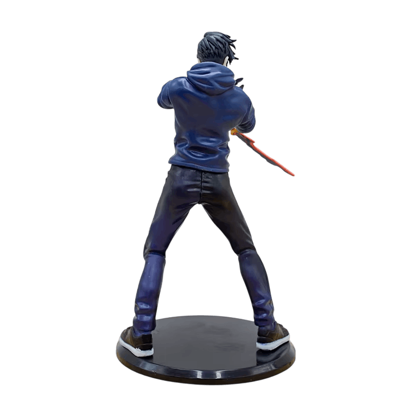 Figurine Sung Jinwoo vue de dos, capuche du sweat et dague rouge visible sur le côté