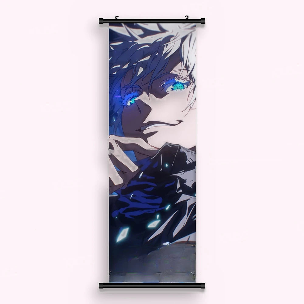Kakémono Jujutsu Kaisen Satoru Gojo, gros plan sur un œil bleu lumineux, vu de face : toile imprimée tendue entre ses deux baguettes de bois, cordon de suspension fourni