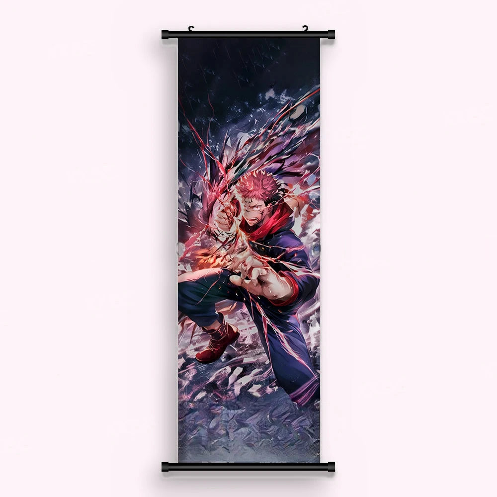 Kakémono Jujutsu Kaisen Sukuna accroupi sur des gravats, entouré de fils rouges, vu de face : toile imprimée tendue entre ses deux baguettes de bois, cordon de suspension fourni