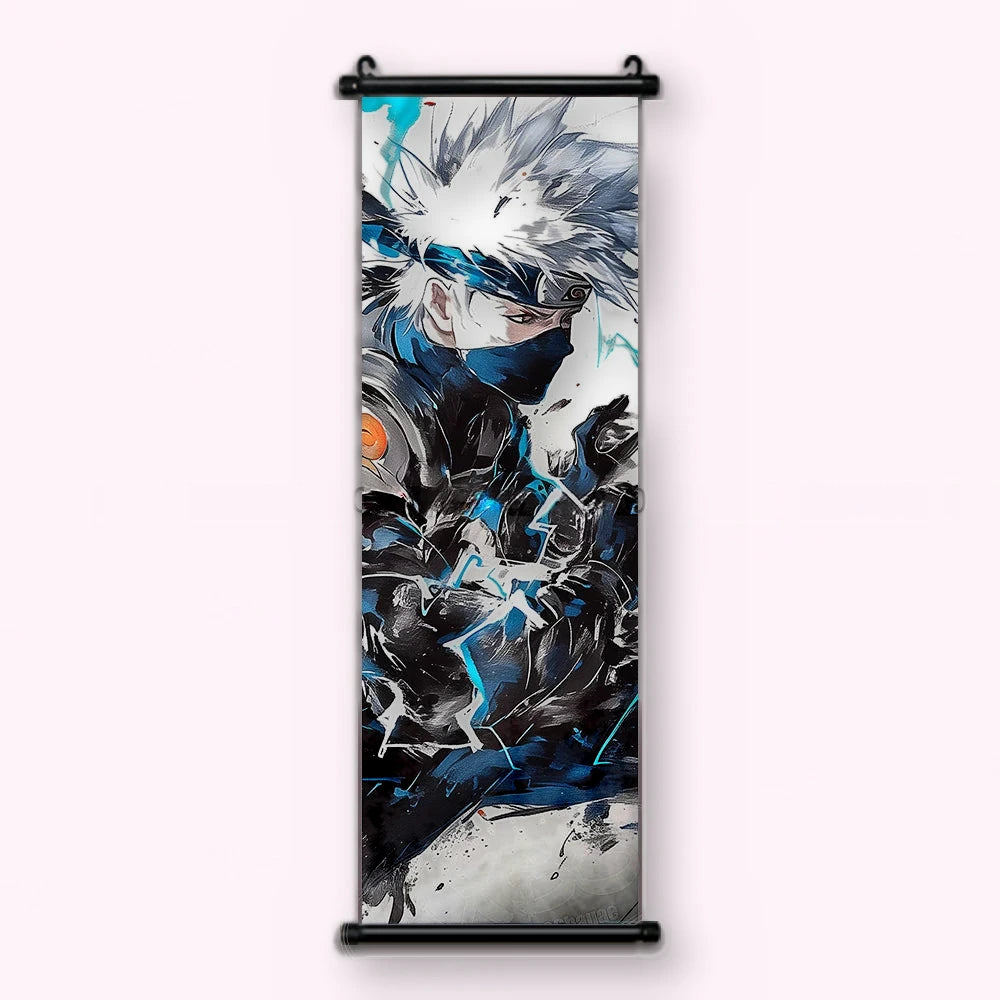 Kakémono Naruto, Kakashi le bras chargé d'éclairs bleus, en pleine charge, vu de face : toile tendue entre ses deux baguettes de bois, cordon de suspension fourni