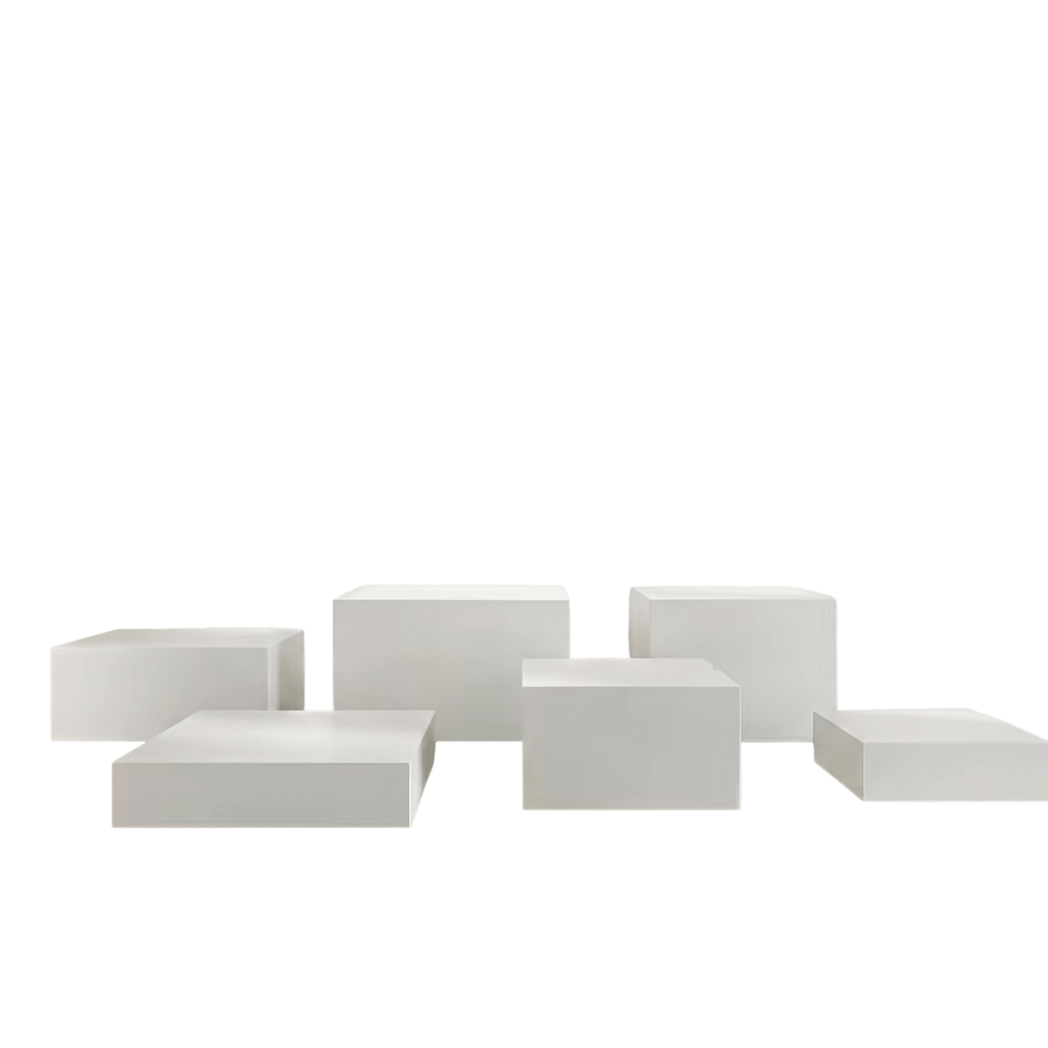 Six socles cubes en acrylique blanc de tailles différentes, disposés en groupe sur fond neutre