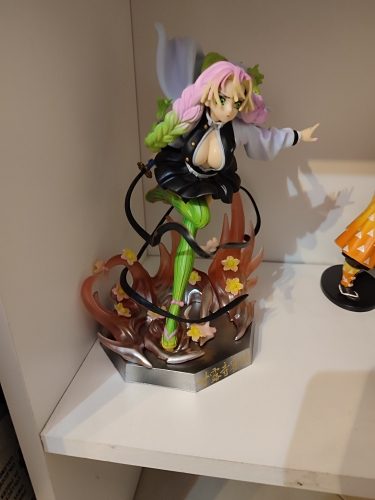 Figurine Demon Slayer – Mitsuri Kanroji 22 cm (PVC) — photo envoyée par un client
