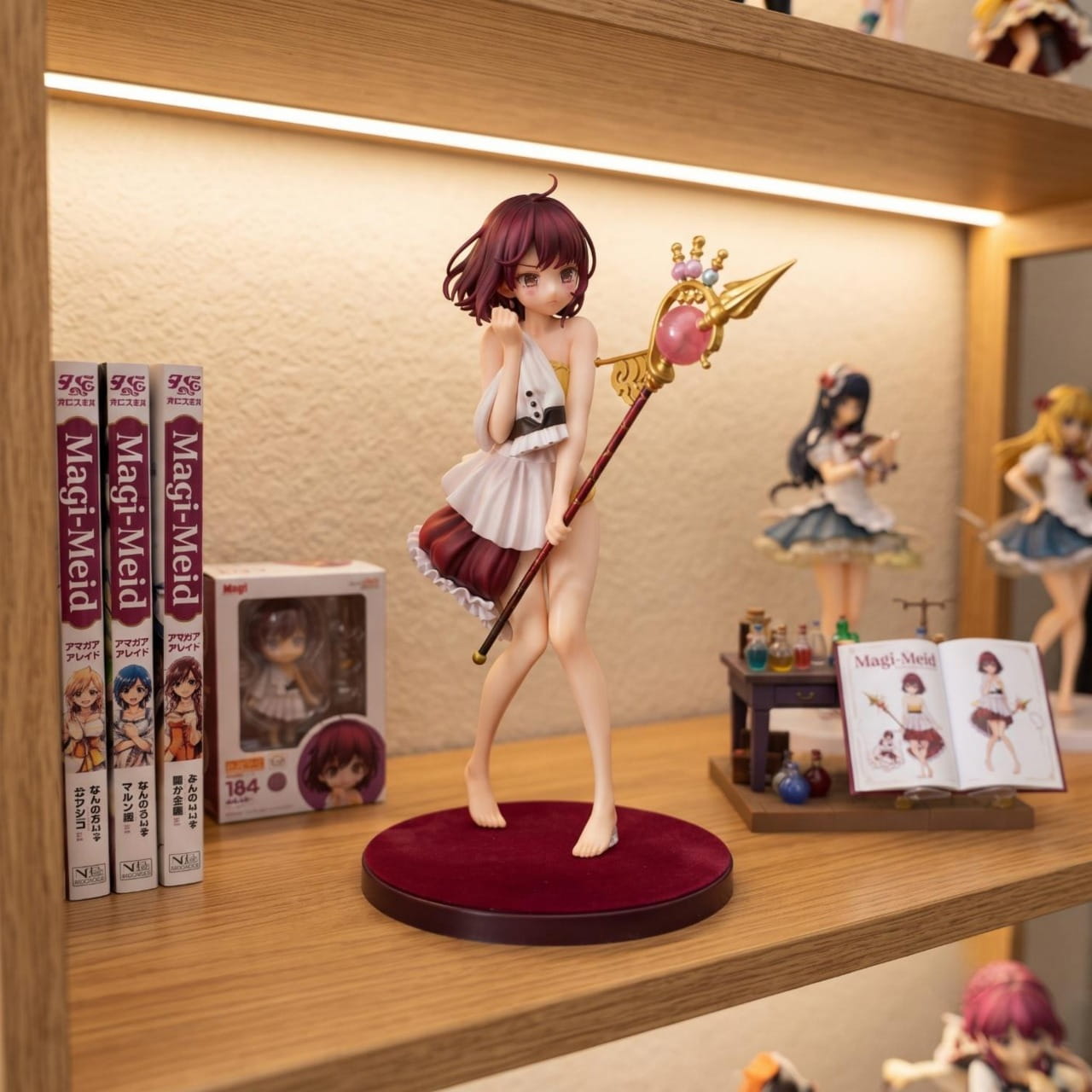 Figurine Sophie Neuenmüller Atelier exposée sur une étagère (décor non inclus)