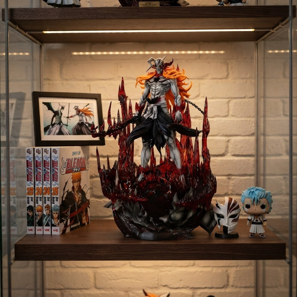 Figurine Ichigo Vasto Lorde Bleach exposée sur une étagère (décor non inclus)