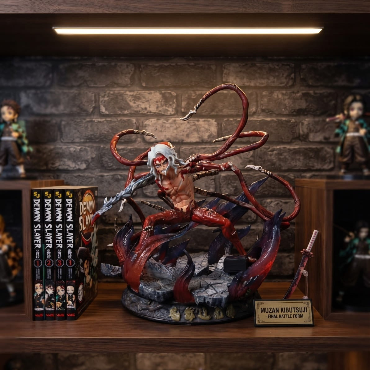Figurine Muzan Kibutsuji forme finale Demon Slayer - exposee sur une etagere (decor non inclus)