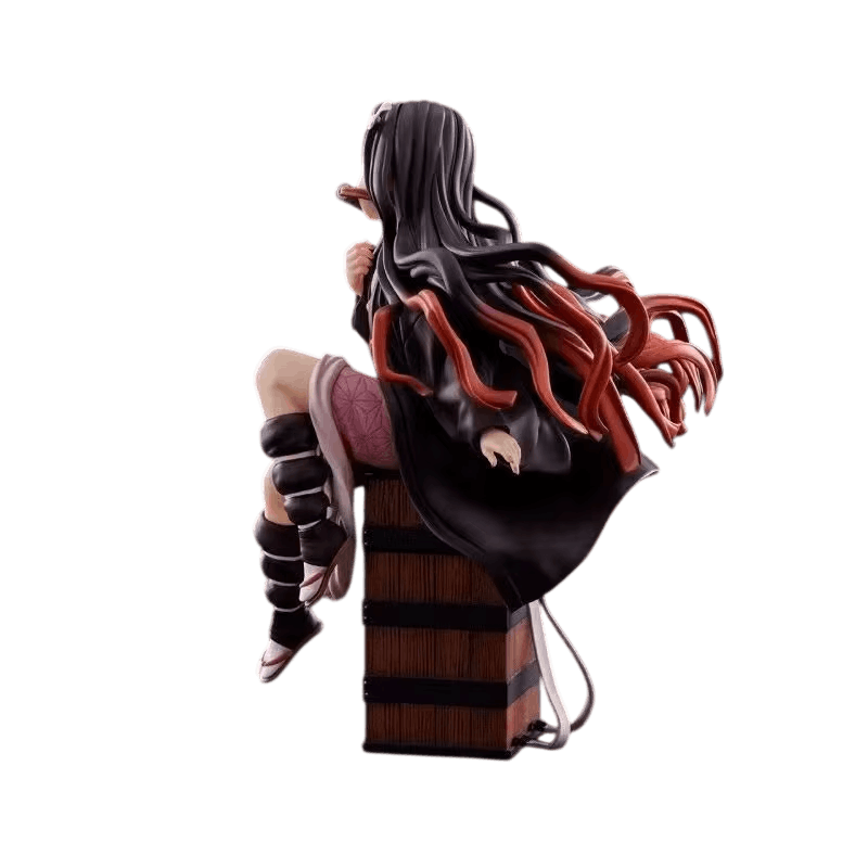 Figurine Nezuko sur la boite Demon Slayer - profil