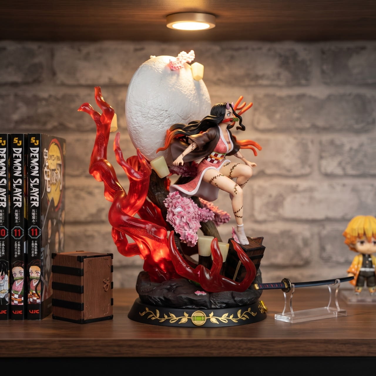 Figurine Nezuko Kamado lune Demon Slayer - exposee sur une etagere (decor non inclus)