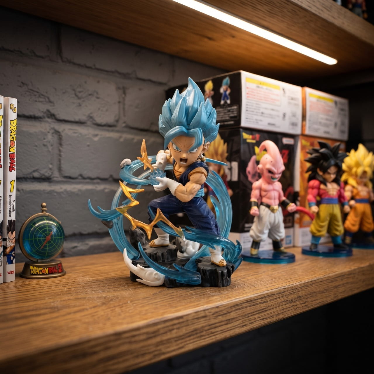 Figurine Dragon Ball Super – Vegetto Blue Q Version 11 cm, exposée sur une étagère (décor non inclus)