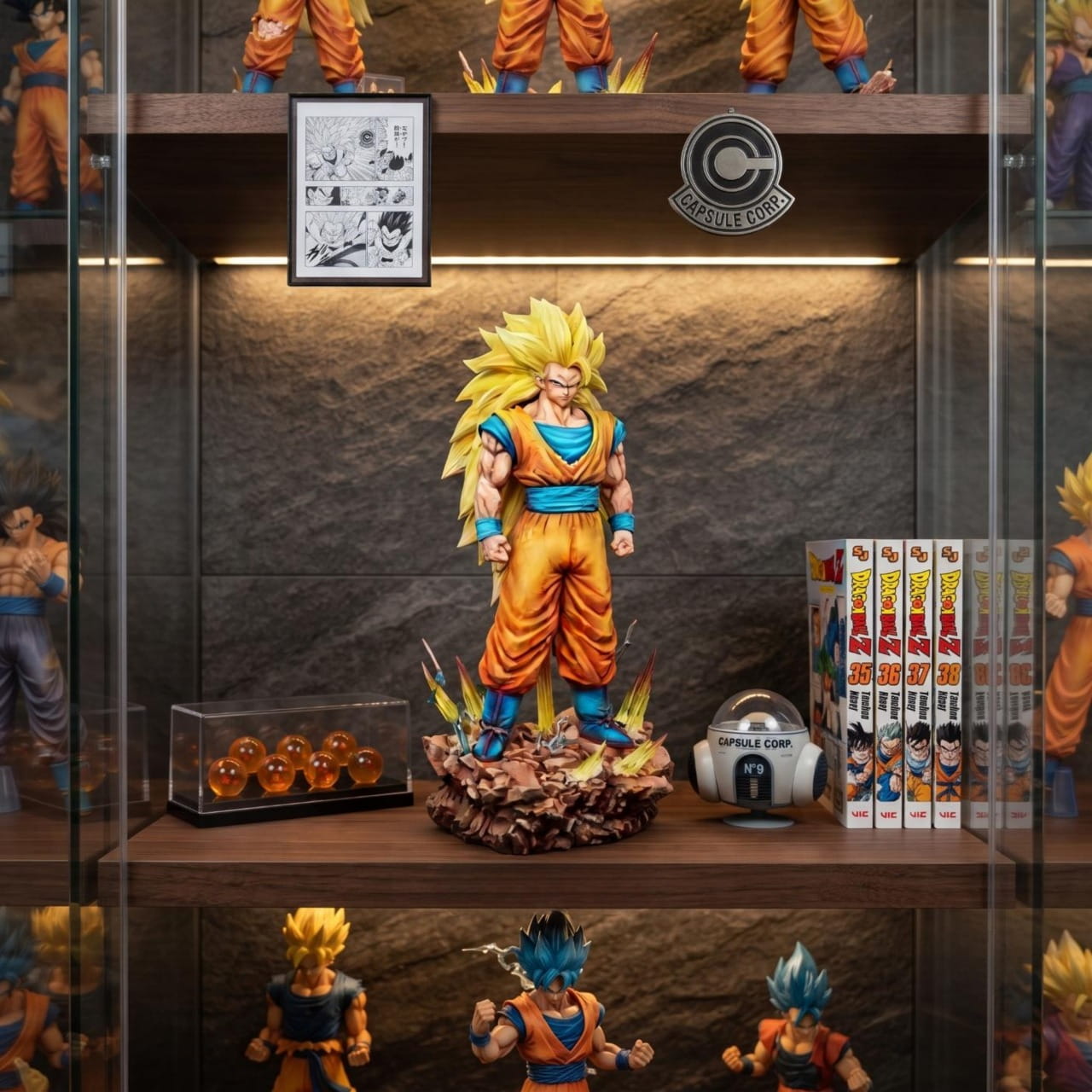 Figurine Goku Super Saiyan 3 Dragon Ball Z - exposee sur une etagere (decor non inclus)