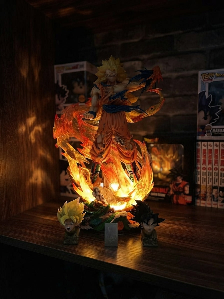 Figurine lumineuse Goku tornade de feu Dragon Ball Z - exposee sur une etagere (decor non inclus)