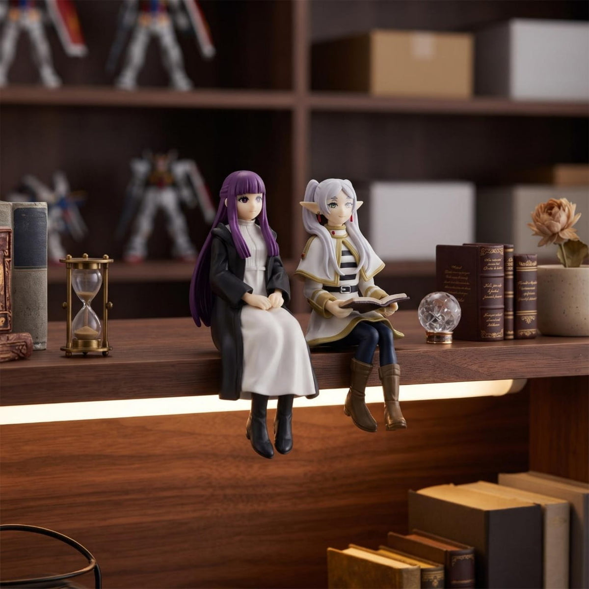 Figurine Frieren – Frieren & Fern Assises 15 cm, au Choix, exposée sur une étagère (décor non inclus)