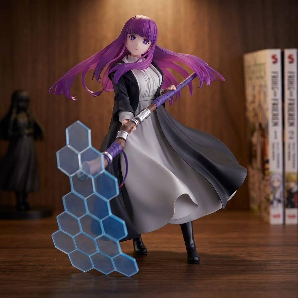 Fern figure 19 cm and her blue hexagonal shield, on a shelf (decor not included, choice of character between Frieren and Fern)