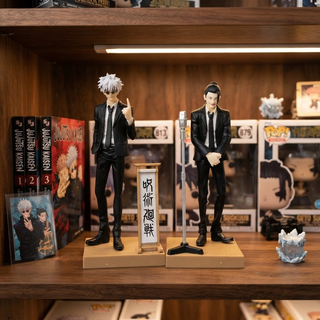 Figurine Geto Suguru au micro exposée parmi des pièces de collection Jujutsu Kaisen