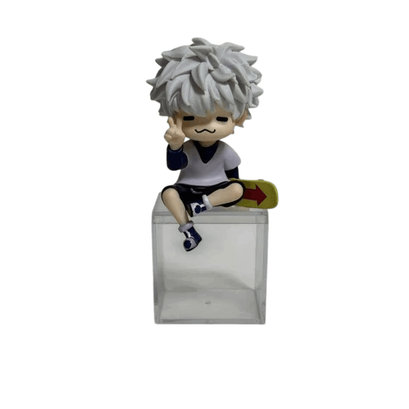 Figurine chibi Killua Zoldyck Hunter x Hunter assis avec son skateboard - face