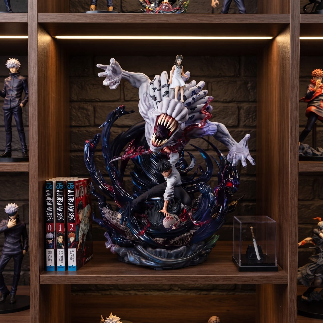Diorama Yuta Okkotsu et Rika Jujutsu Kaisen - exposee sur une etagere (decor non inclus)