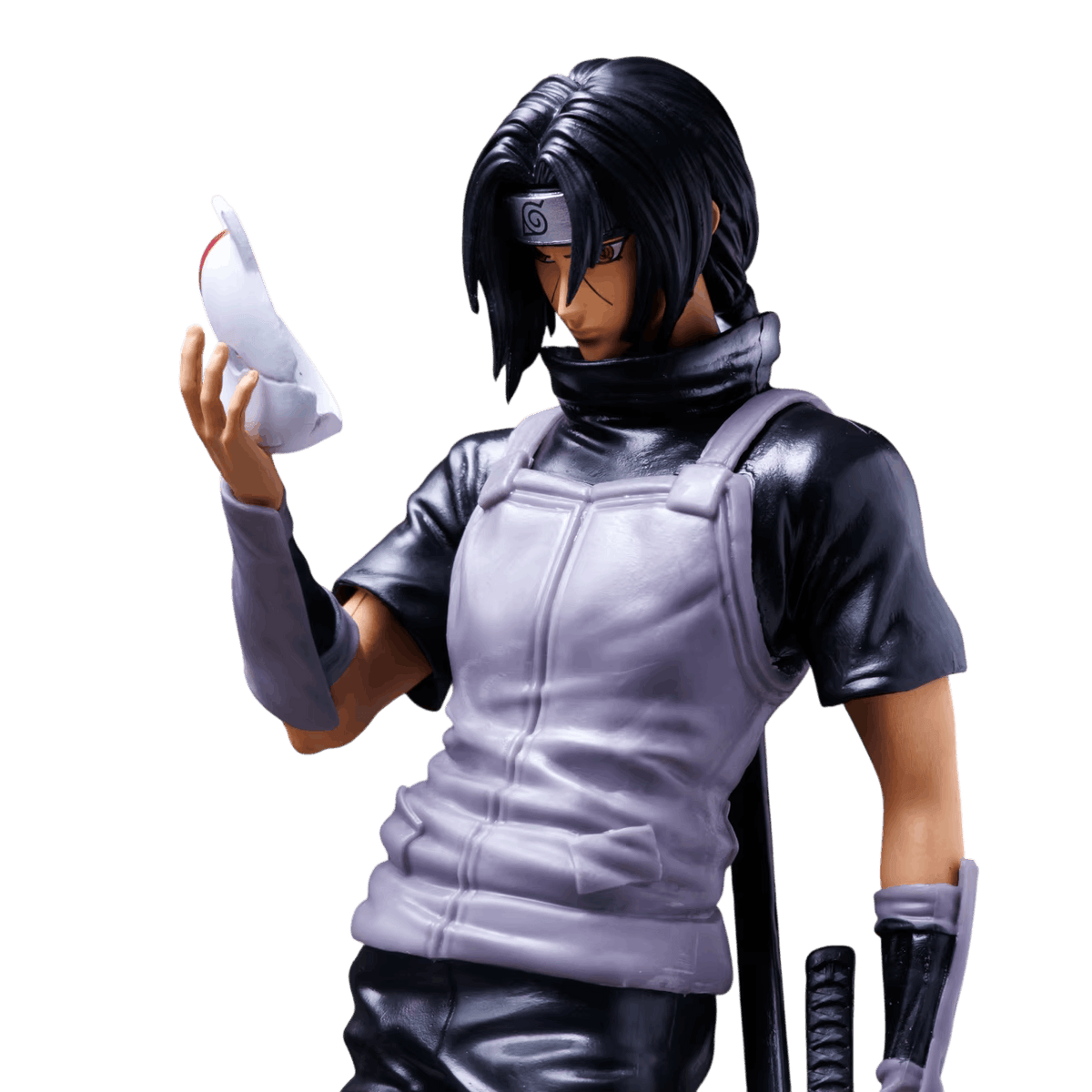 Figurine Itachi Uchiwa (Naruto), sabre tenu bas, lame nue le long de la jambe — détourée, vue sans décor.