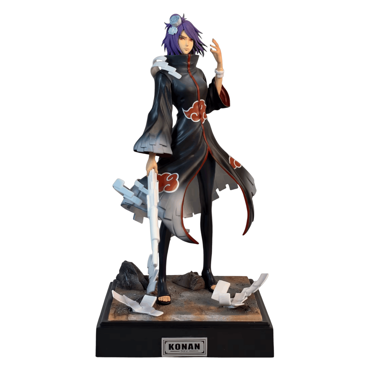 Figurine Konan cape Akatsuki papillons de papier socle Konan - Naruto