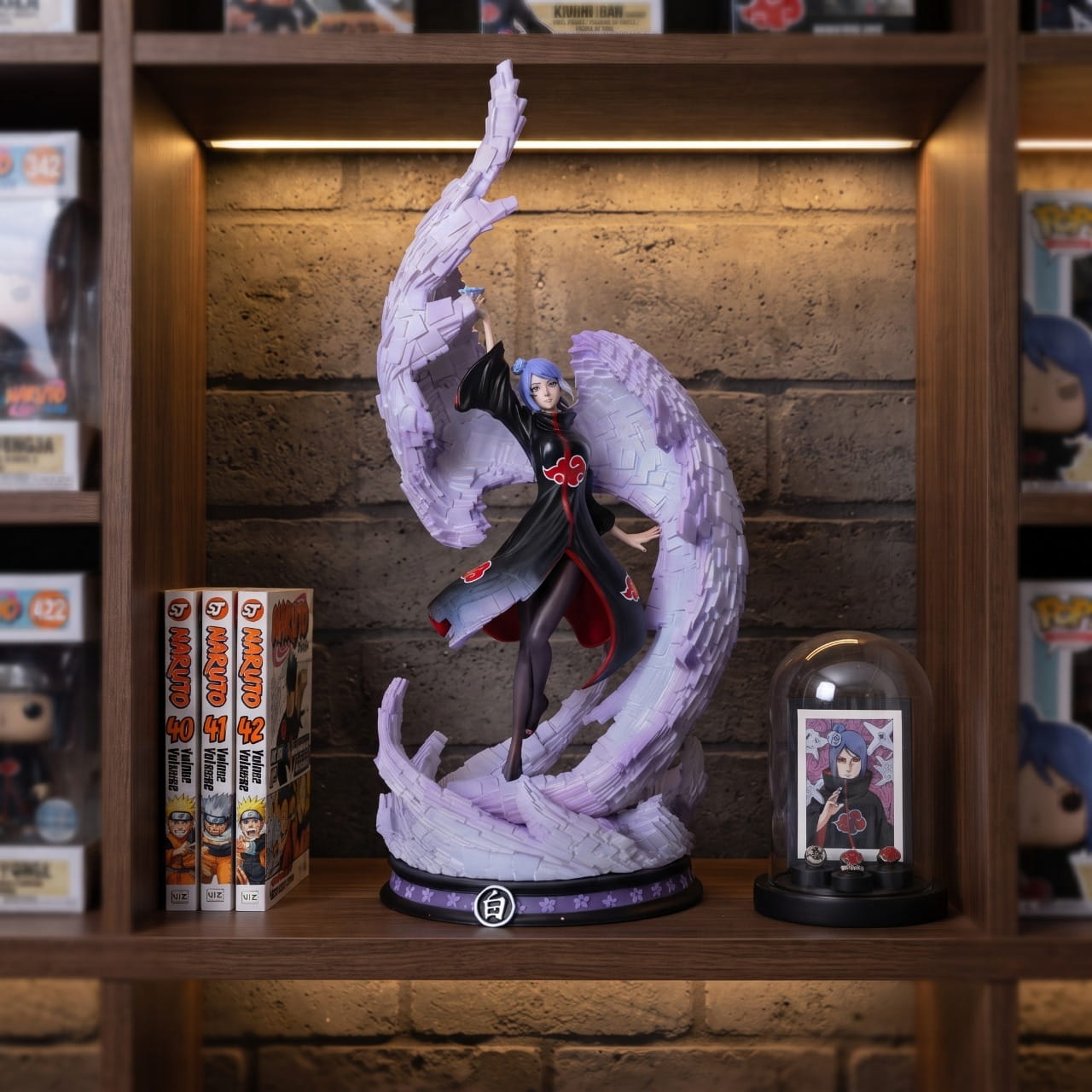 Figurine Konan ange de papier Akatsuki Naruto - exposee sur une etagere (decor non inclus)