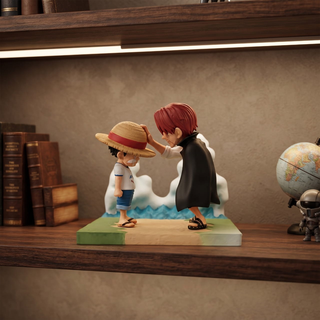 Diorama One Piece Shanks confiant son chapeau de paille à Luffy enfant, exposé sur une étagère (décor non inclus)