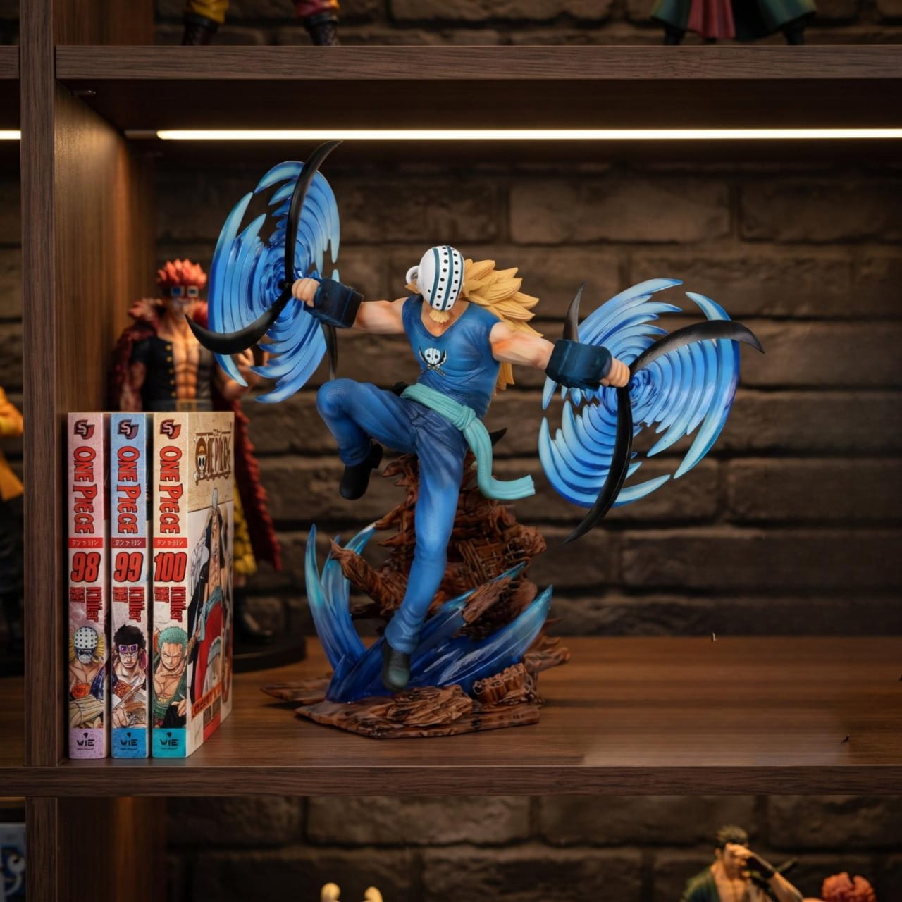 Figurine Killer massacreur One Piece - exposee sur une etagere (decor non inclus)
