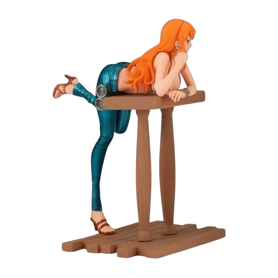 Figurine Nami detente One Piece - profil