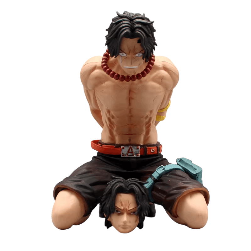 Figurine Portgas D. Ace One Piece de face : à genoux torse nu, collier de perles rouges, boucle A, seconde tête posée devant lui